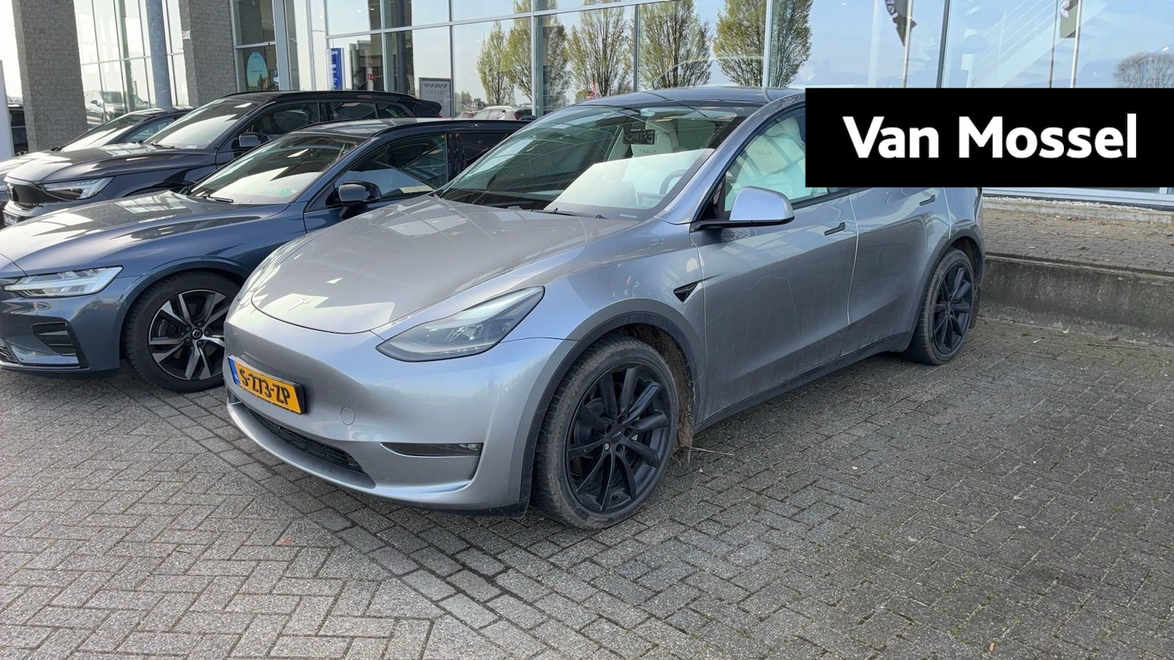 Tesla Model Y - Long Range AWD 75 kWh | Trekhaak | Panoramadak | Navigatie - AutoWereld.nl