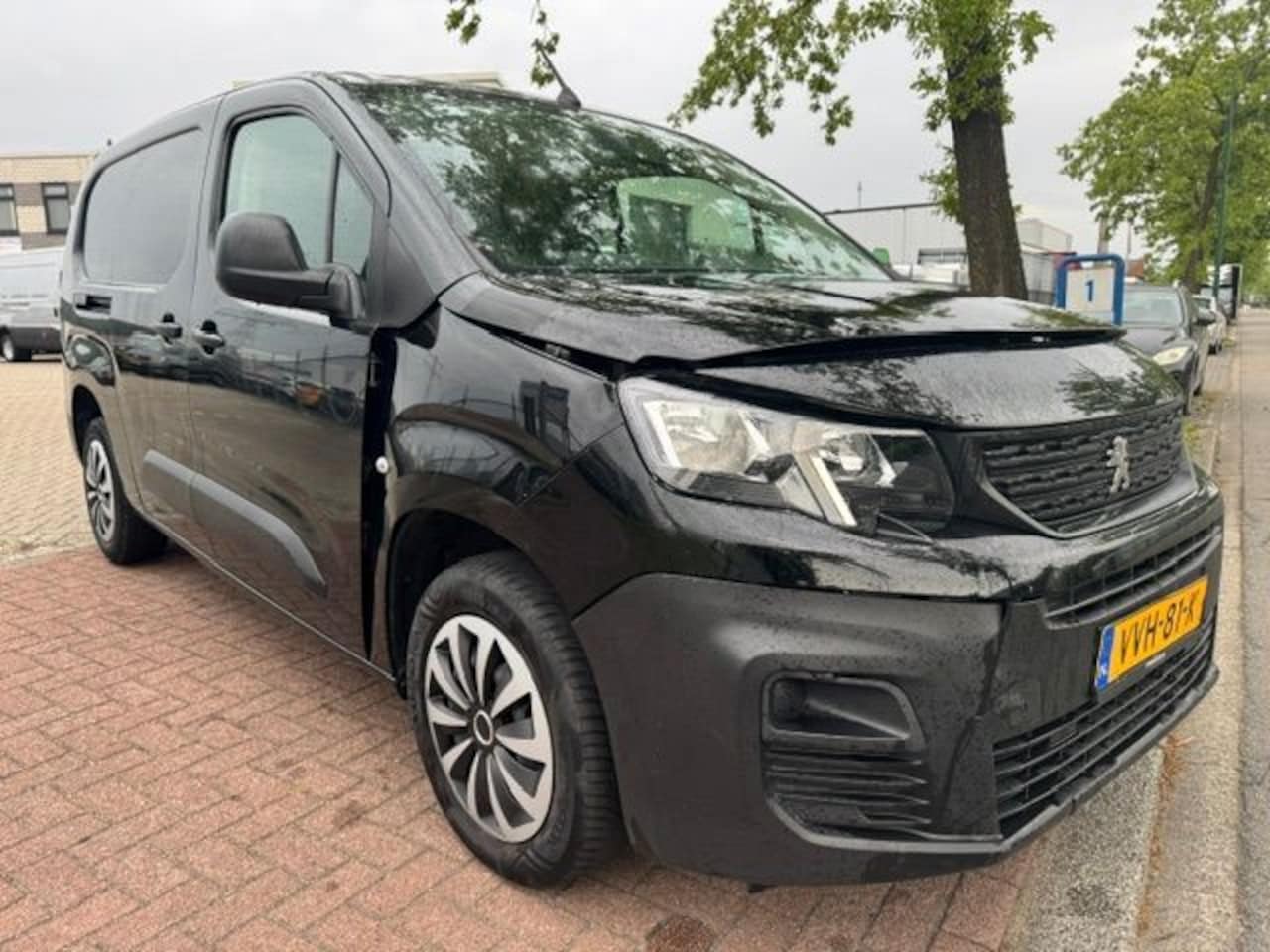 Peugeot Partner - 1.5 BlueHDi 100 L2 3zits Airco,Cruisecontrol VOORSCHADE - AutoWereld.nl