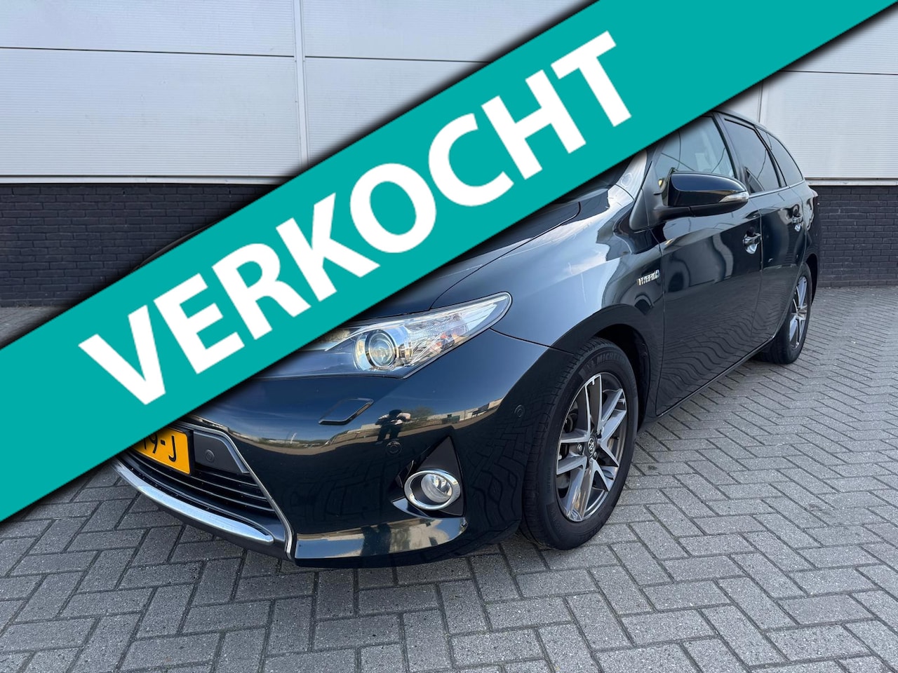 Toyota Auris Touring Sports - 1.8 Hybrid Lease Clima - stoelverwarming - LED - Lm velgen - sensoren - trekhaak - camera - AutoWereld.nl
