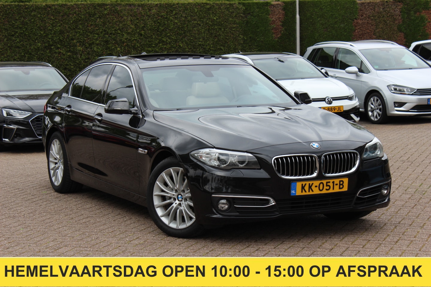 BMW 5-serie - 520i Luxury Edition / NL Auto! / Schuifdak / Leder / Navigatie / Parkeerhulp V+A / 18'' / - AutoWereld.nl