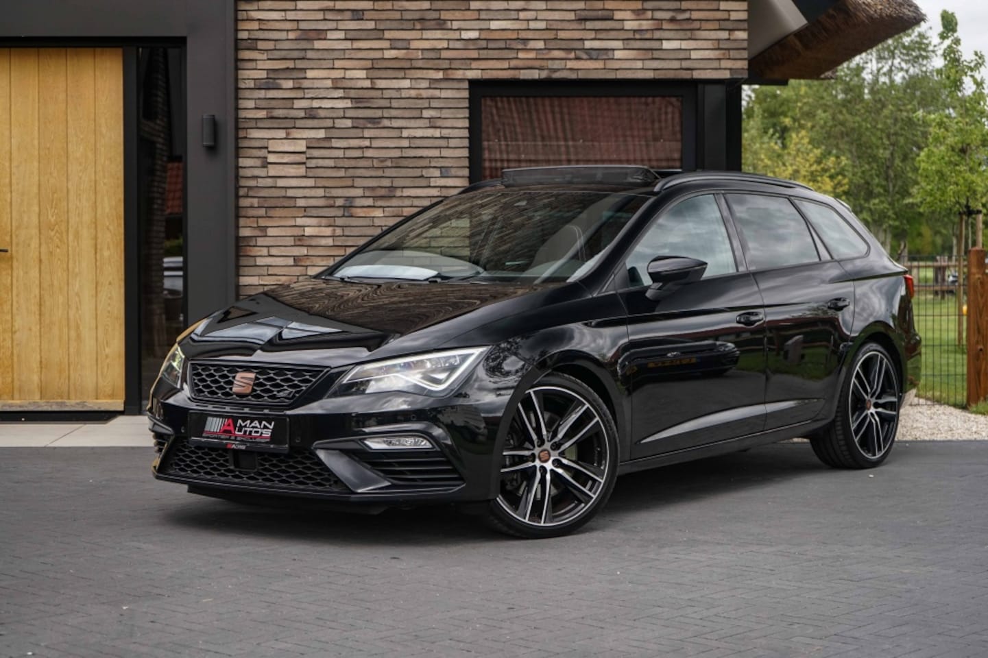 SEAT Leon ST - Cupra 300 4Drive Pano/Schaalst/Beats/Virtual/ACC/DCC - AutoWereld.nl
