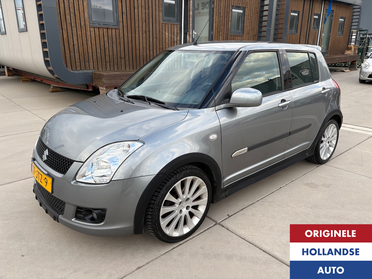 Suzuki Swift - 1.3 Bandit Keyless Clima ParkeerSensoren Shogun - AutoWereld.nl