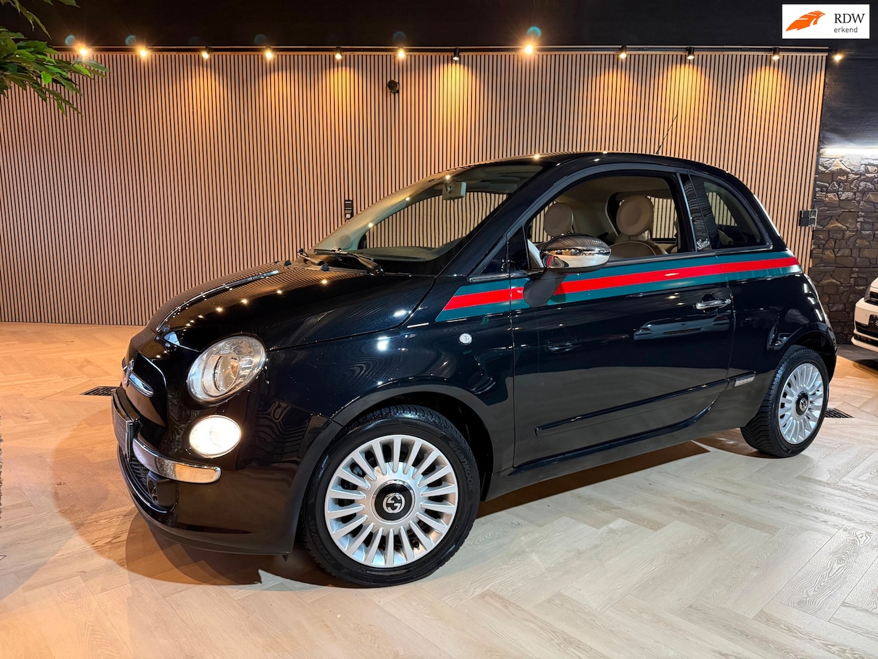 Fiat 500 - Gucci | Uniek | Carplay | Pano - AutoWereld.nl