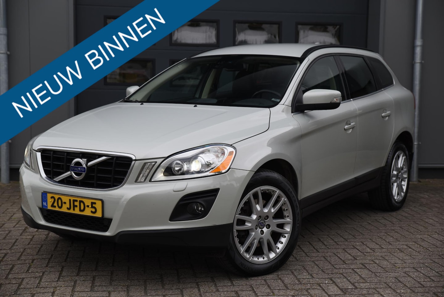 Volvo XC60 - 2.4D AWD Momentum EURO 4 - AutoWereld.nl