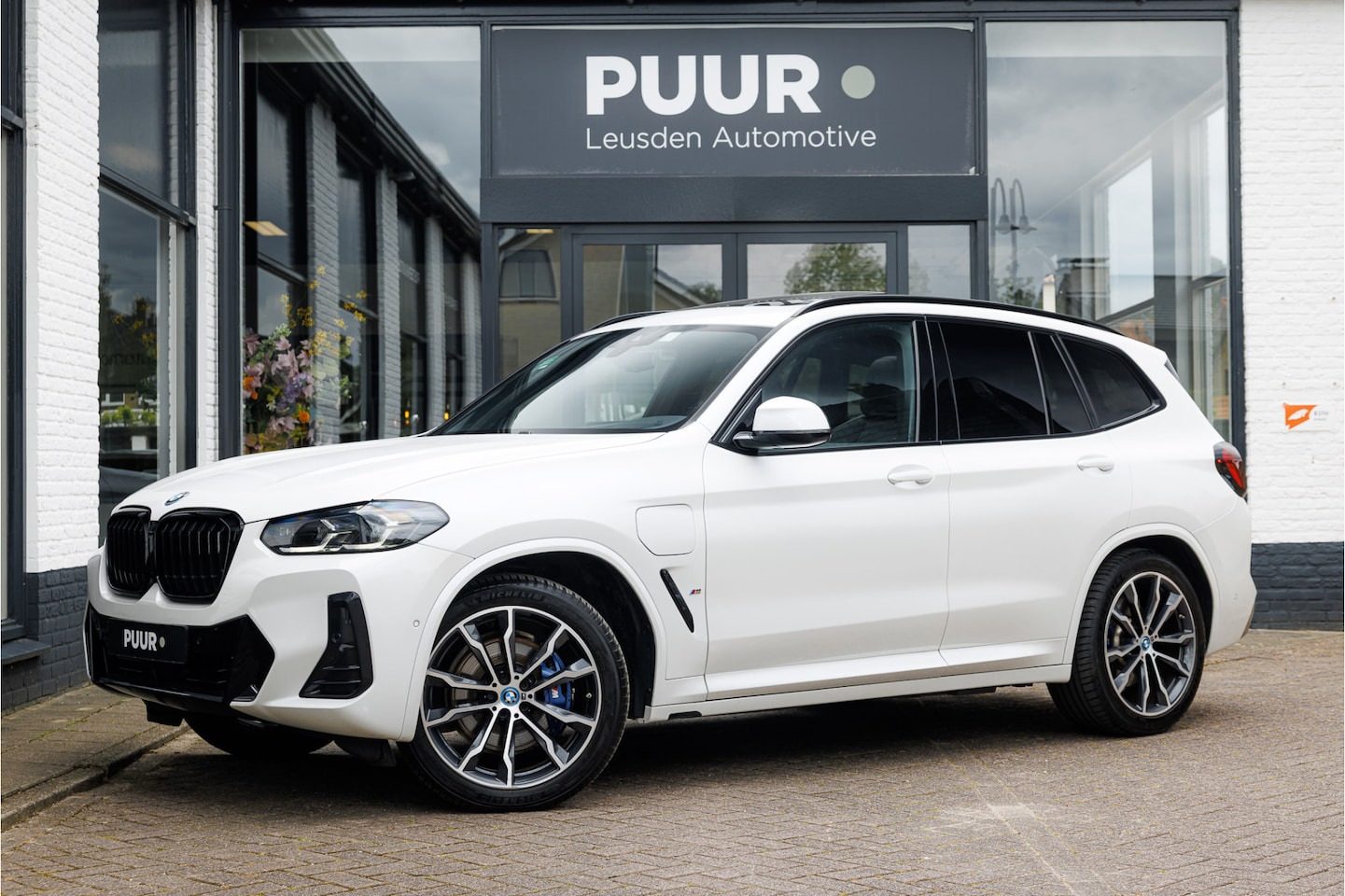 BMW X3 - xDrive30e Competition Stoelen [HEMELVAARTSDAG OPEN] Pano - Harman Kardon - Head Up - AutoWereld.nl