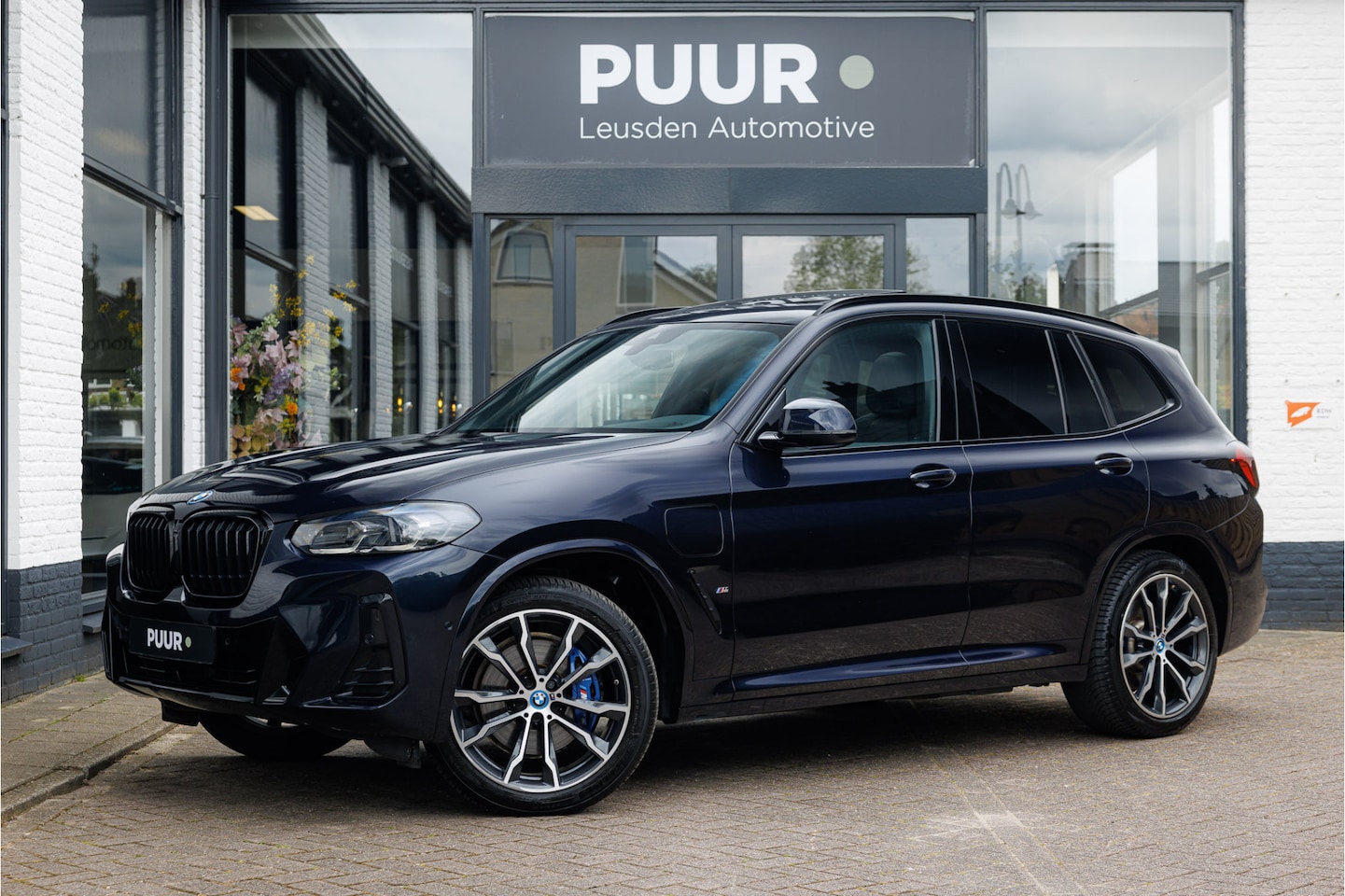 BMW X3 - xDrive30e Competition Stoelen [HEMELVAARTSDAG OPEN] Pano - Harman Kardon - Head Up - AutoWereld.nl