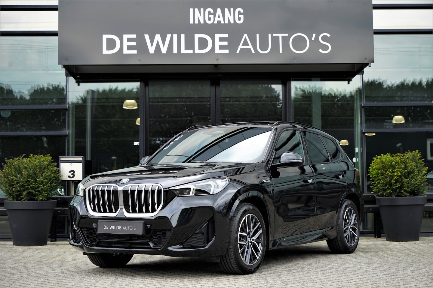 BMW X1 - xDrive25e M-sport Pano Memory Harman/Kardon Camera Massage - AutoWereld.nl