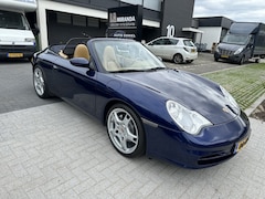 Porsche 911 Cabrio - 3.6 Carrera 4