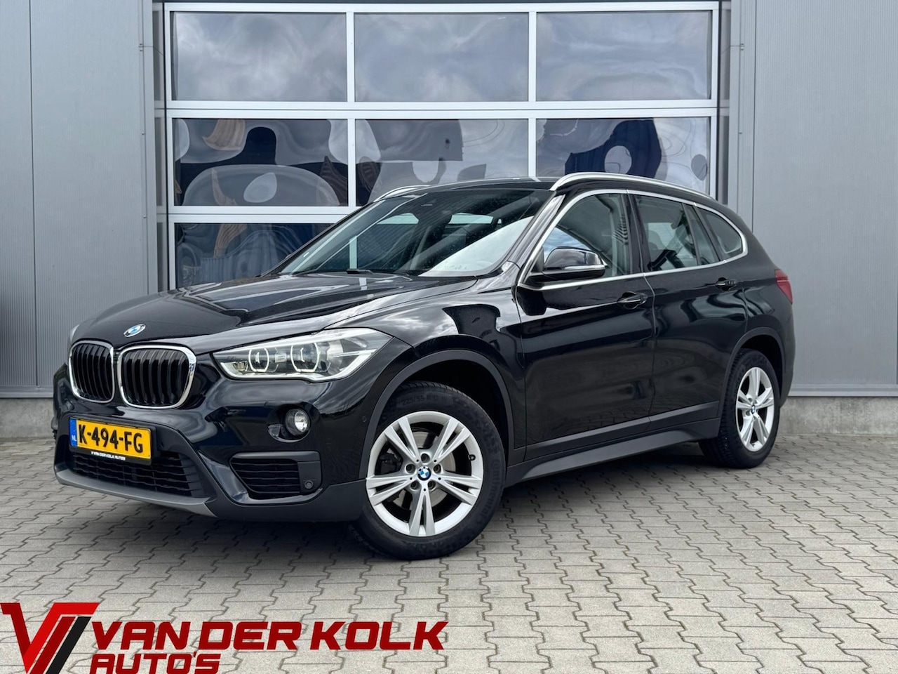 BMW X1 - SDrive18D Sport | LED | Navigatie | Climate | Cruise | Stoelverwarming | Trekhaak - AutoWereld.nl