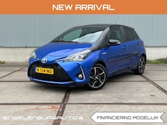 Toyota Yaris - 1.5 Hybrid Bi-Tone stoelverwarming, navi