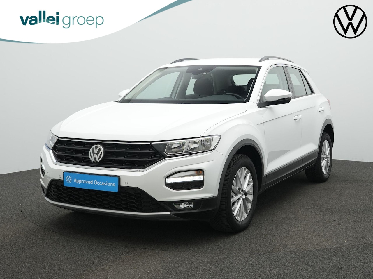 Volkswagen T-Roc - 1.0 TSI 115 pk Style | Adaptive Cruise | Stoelverwarming | Parkeersensoren voor/achter - AutoWereld.nl