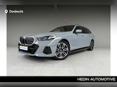 BMW i5 Touring - eDrive40 84 kWh | M-Sport | 19" | CoPilot | Panoramadak | Trekhaak | Ventilatiestoelen | B