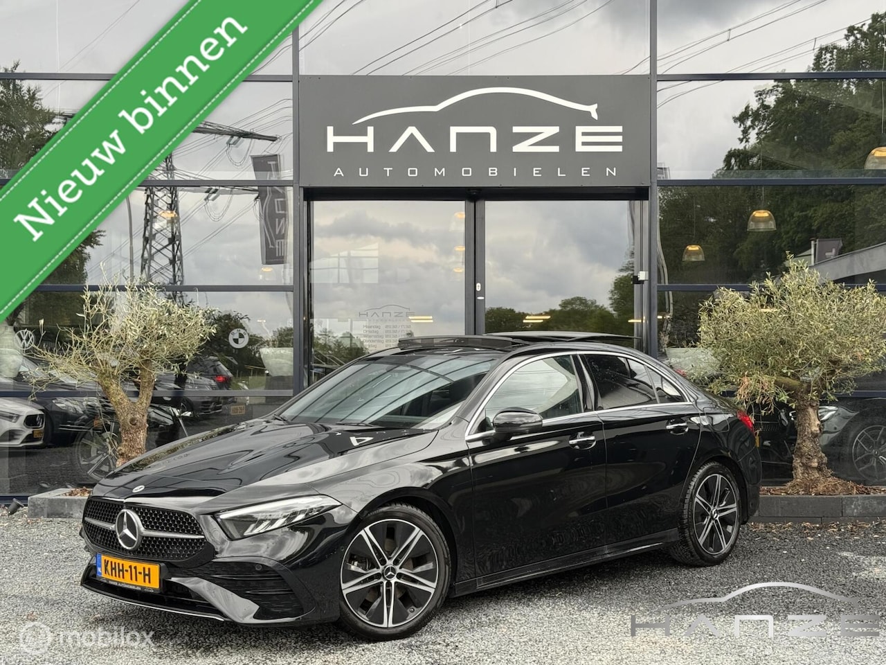 Mercedes-Benz A-klasse - A180 AMG Line|ACC|Pano|Sfeer|Facelift|360 - AutoWereld.nl
