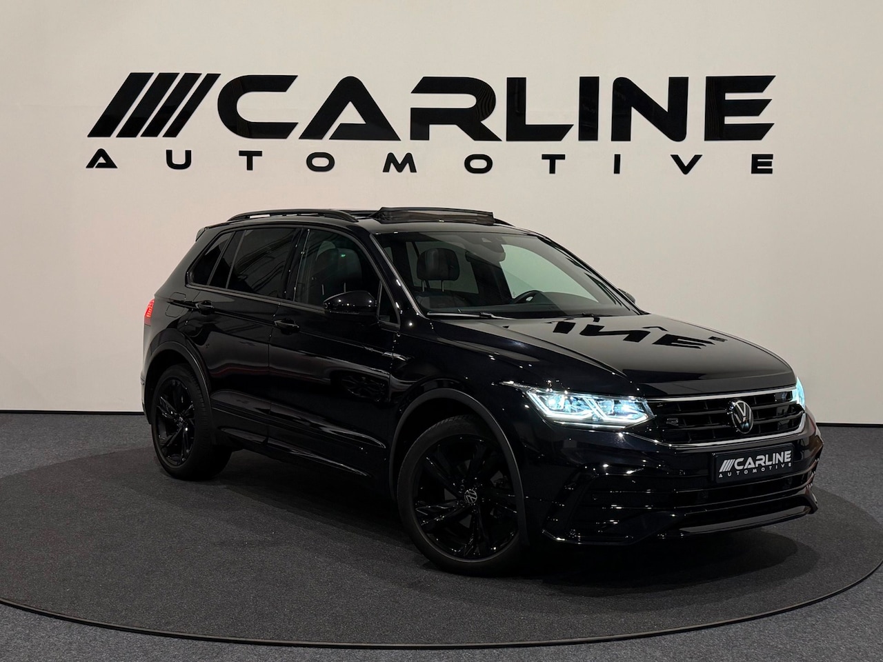 Volkswagen Tiguan - 1.5 TSI 3x R-LINE PANO SFEERVER. VIRTUAL ACC ASSIST CAMERA IQ HK NAP GARANTIE APK - AutoWereld.nl