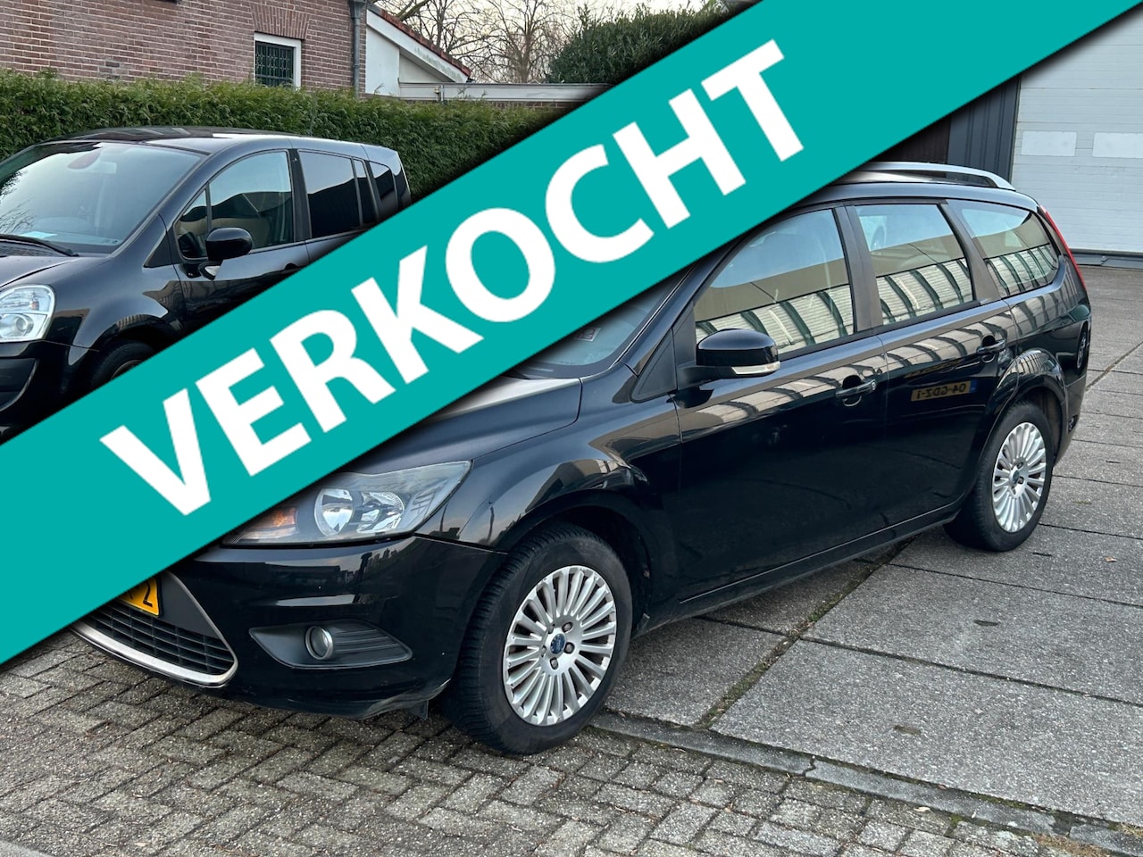 Ford Focus Wagon - 1.8 Limited Flexi Fuel 2010 carplay! keyless go! trekhaak! clima! cruise control! nap! - AutoWereld.nl