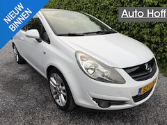 Opel Corsa - 1.4-16V Color Edition | Airco | LMV | Sportstoelen | Elekt. Ramen | Privacy Glass | APK to