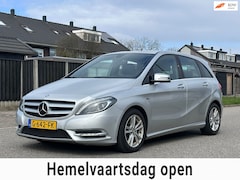 Mercedes-Benz B-klasse - 200 Ambition Automaat*Achteruit camera* XENON*Navigatie*Cruise*LM velgen*Parkeersensoren