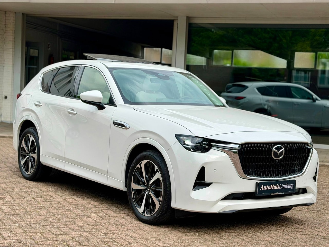 Mazda CX-60 - 2.5 e-SkyActiv PHEV Takumi|Camera|CarPlay|Pano|1e Eigenaar - AutoWereld.nl