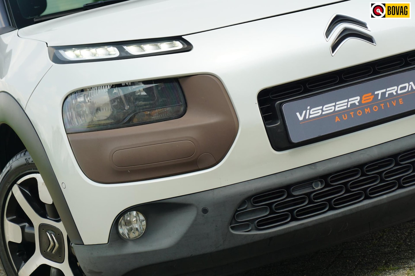 Citroën C4 Cactus - 1.2 e-THP 110pk Shine - Blanc Nacré - Habana leder/Panorama/Camera/Cruise - AutoWereld.nl
