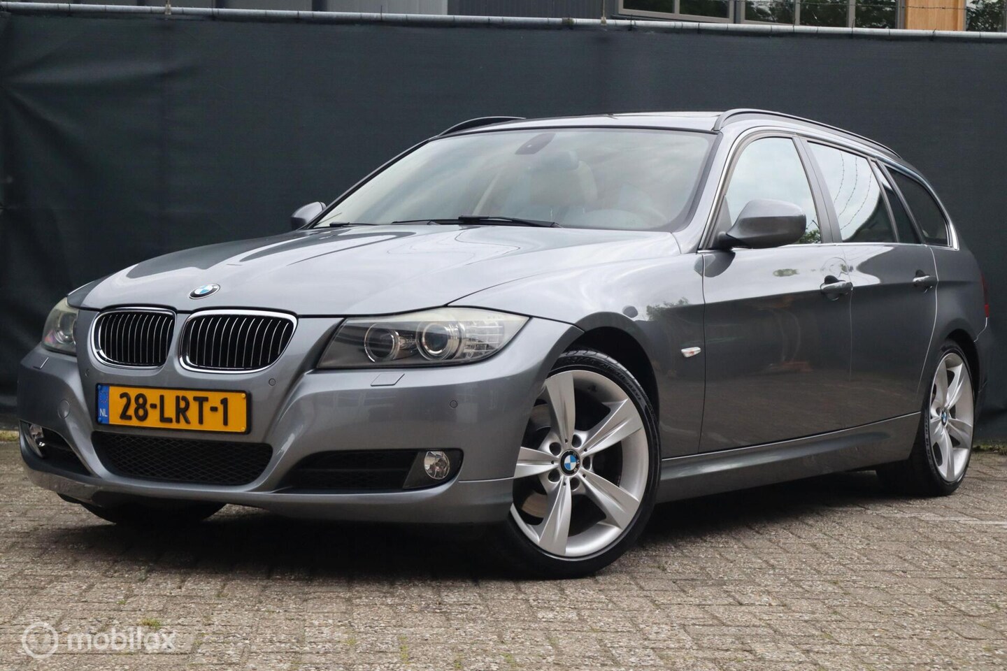 BMW 3-serie Touring - 325i High Executive 325i High Executive - AutoWereld.nl