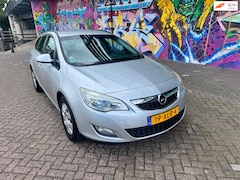 Opel Astra Sports Tourer - 1.4 Turbo LPG Edition navigatie airco elektrische ramen trekhaak goed onderhouden auto goe