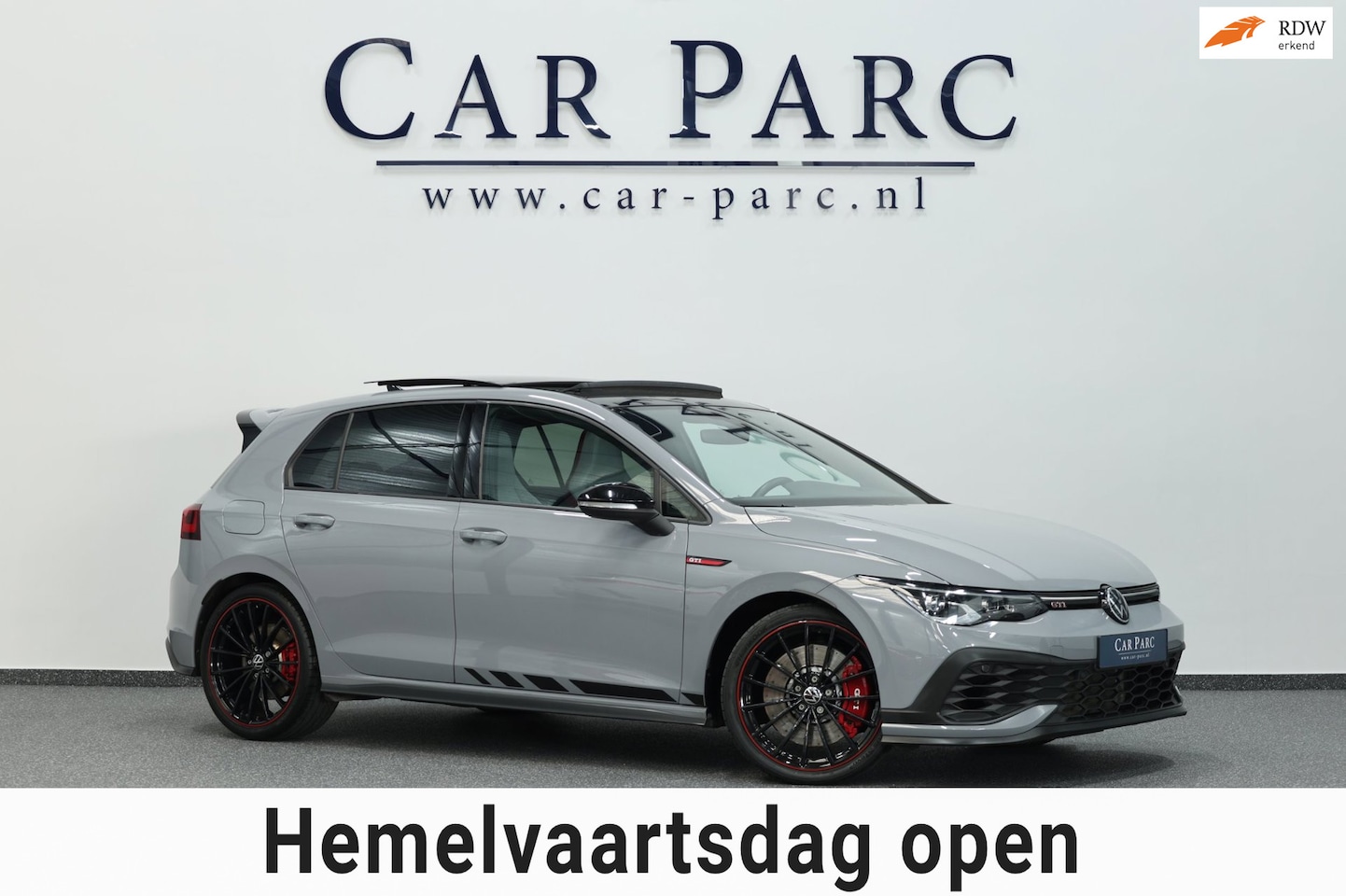Volkswagen Golf - 2.0 TSI GTI Clubsport 45 Jahre Edition 300+PK AKRAPOVIC/IQ/VIRTUAL/SFEER/PANO/LEER/CAM/LIN - AutoWereld.nl