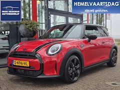 MINI Cooper - 1.5 Camden Edition | Climate Control | Parkeersensoren | Navigatie | LM Velgen