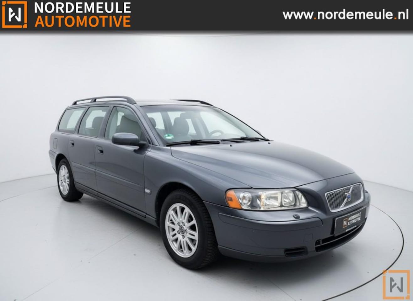 Volvo V70 - 2.4 Edition I 2.4 EDITION I, Cruise, AUT, Trekhaak - AutoWereld.nl