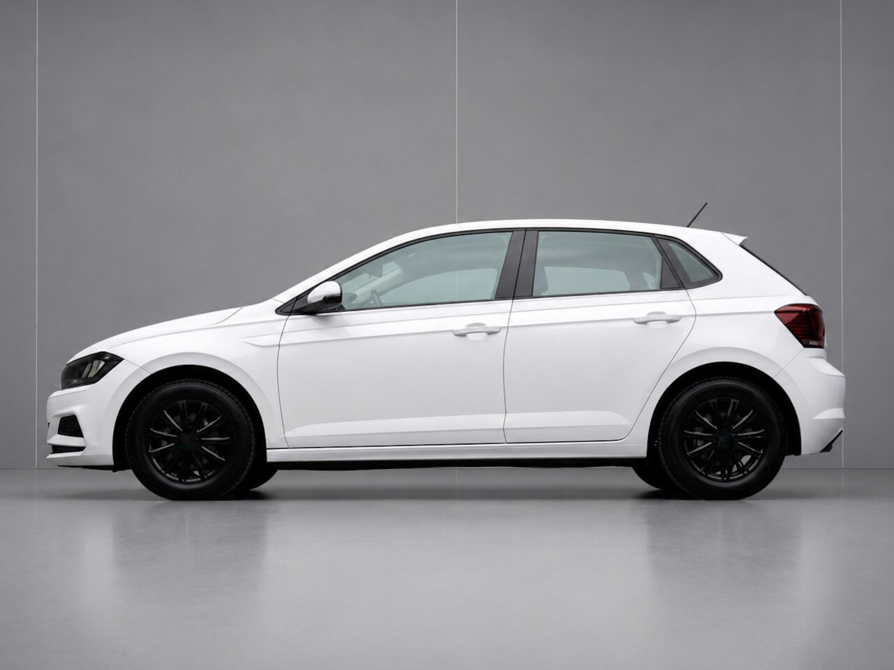 Volkswagen Polo - 1.0 Comfortline Sport (BLACK AND WHITE EDITON,LED,AIRCO,BLUETOOTH,SPORTSTOELEN,NETTE STAAT - AutoWereld.nl