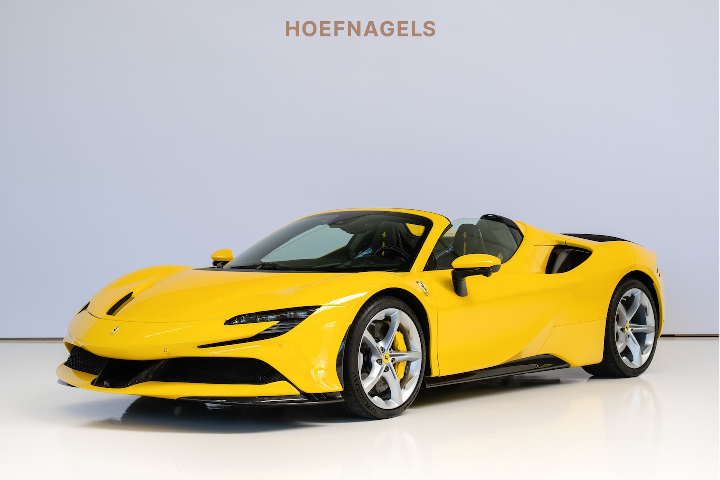 Ferrari SF90 Spider - 4.0 V8 Assetto Fiorano 4.0 V8 Assetto Fiorano, Full Carbon, JBL - AutoWereld.nl