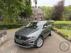 Volkswagen T-Roc - 1.5 TSI Sport | Keyless | Camera | Trekhaak | DigiDash |