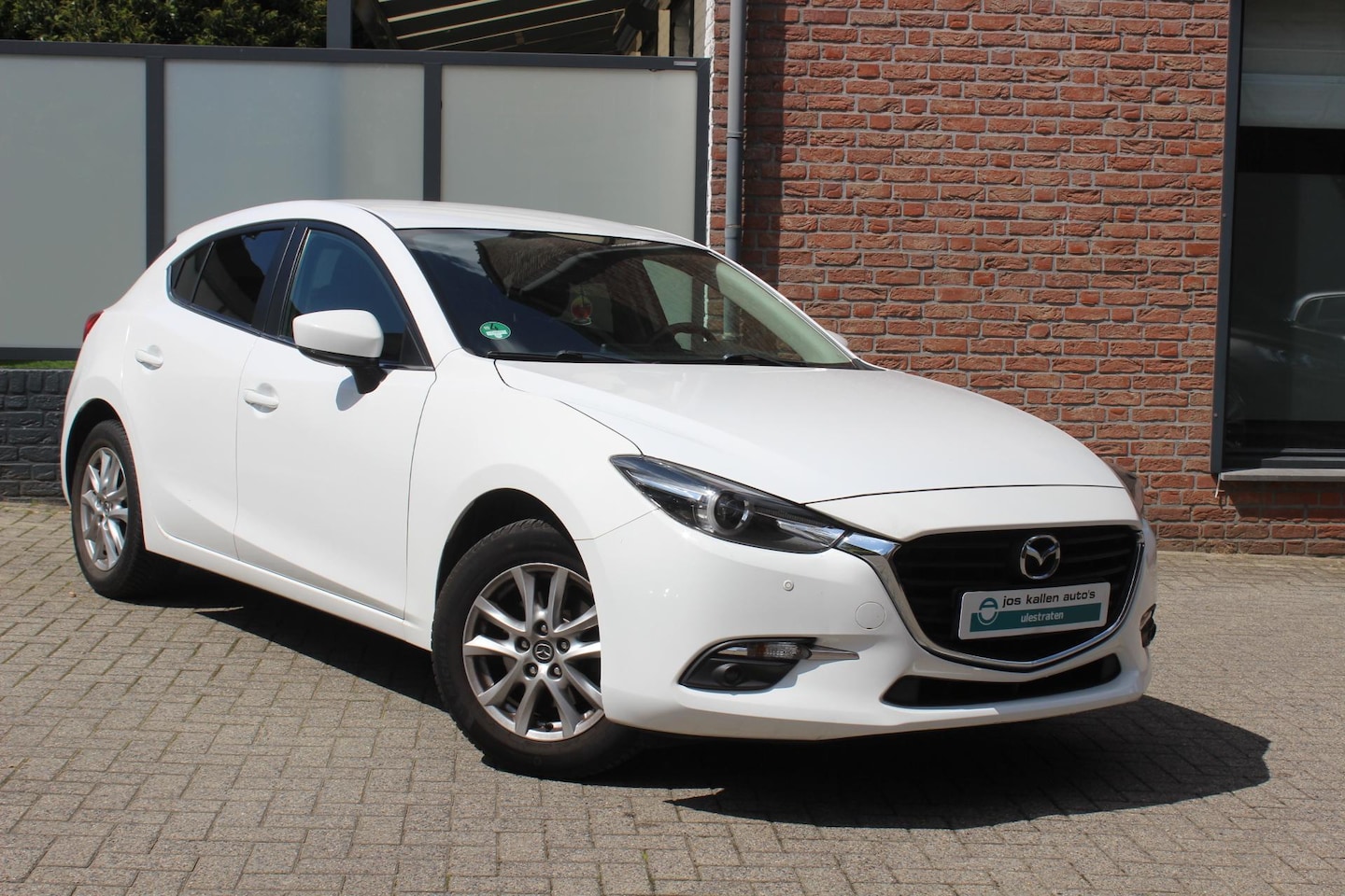 Mazda 3 - 2.0 SkyActiv-G 120 SkyLease Navigatie, Winterpack, PDC V+A, LED, Cruise Control, LMV, All - AutoWereld.nl