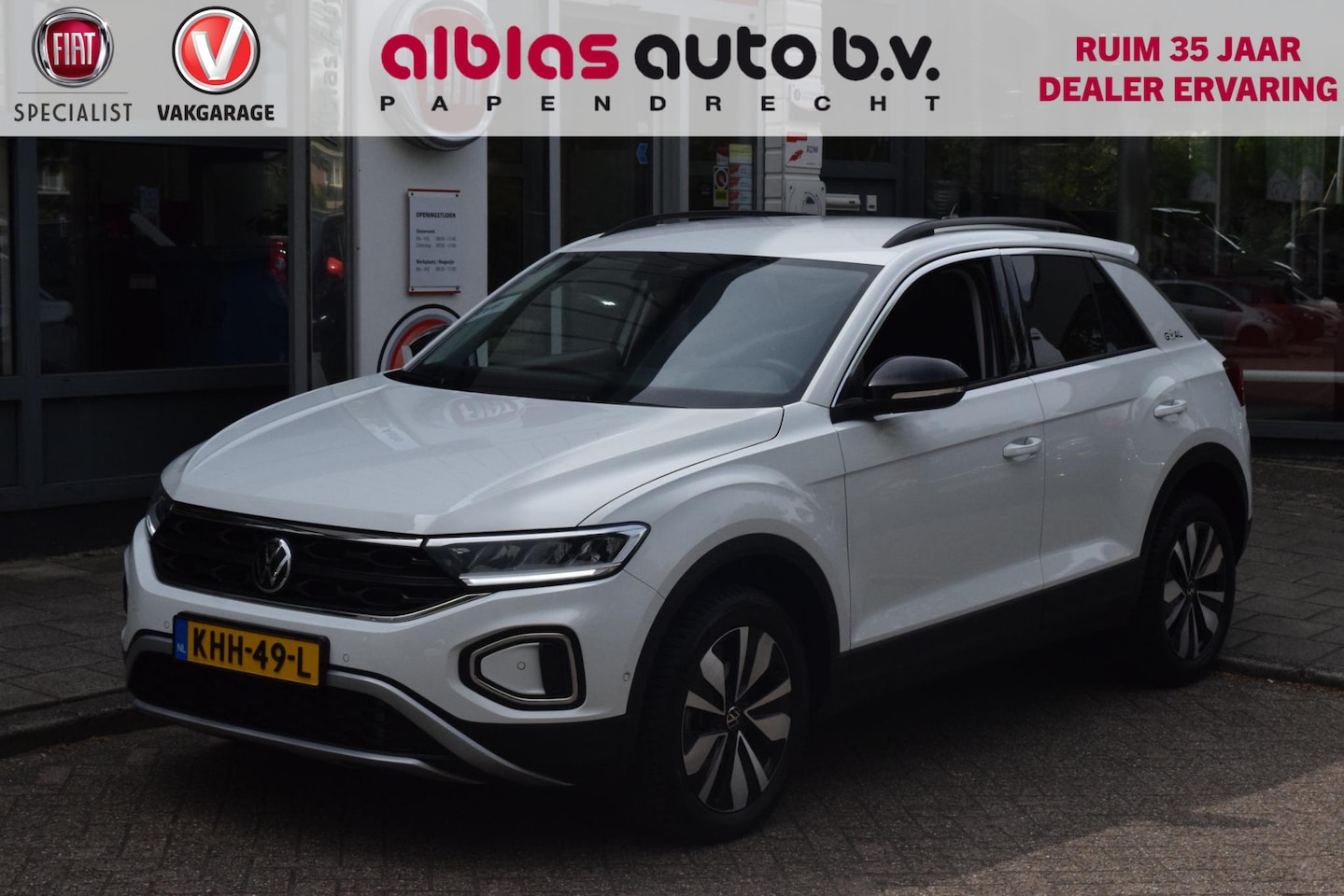 Volkswagen T-Roc - 1.5 TSI Goal|Nav.|Stoelverw.|ACC|Carplay - AutoWereld.nl