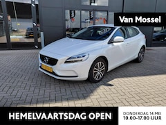 Volvo V40 - 2.0 T2 Momentum Trekhaak | stoel verwarming | lichtmetaal | climate control |