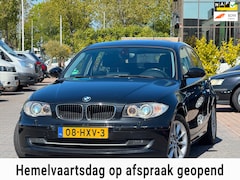 BMW 1-serie - 118i Business Line | Automaat | Navigatie scherm | Xenon | Parkeersensoren | Trekhaak | Cr