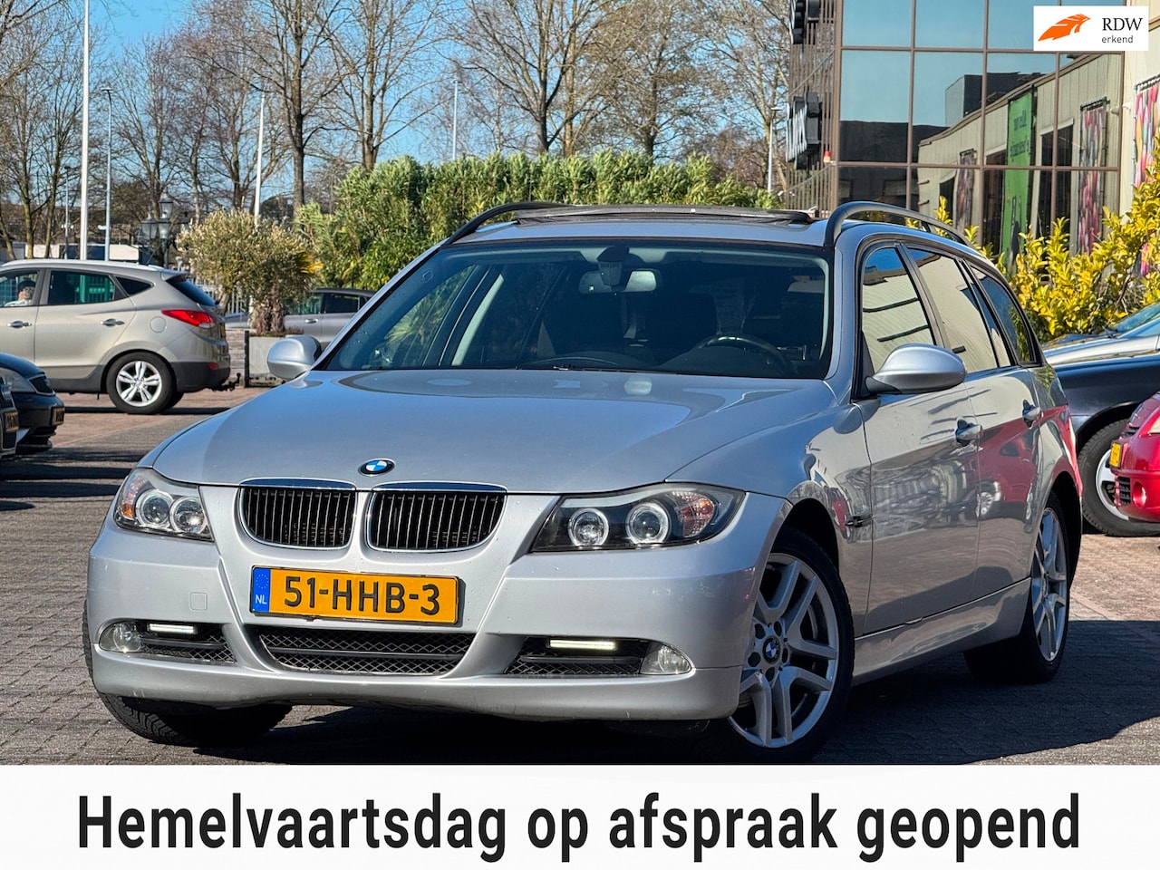BMW 3-serie Touring - 320i High Executive | APK 01-02-2027 | Panoramadak | Parkeersensoren | Elektrische spiegel - AutoWereld.nl