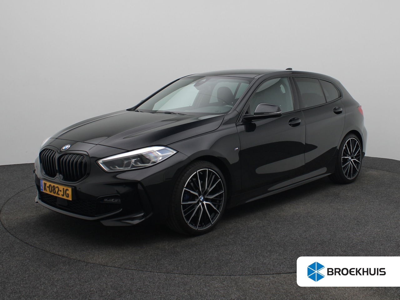 BMW 1-serie - 118i Executive Edition M Sport | Automaat | 19" velgen | Cruise | Navi | Carplay | Sportst - AutoWereld.nl