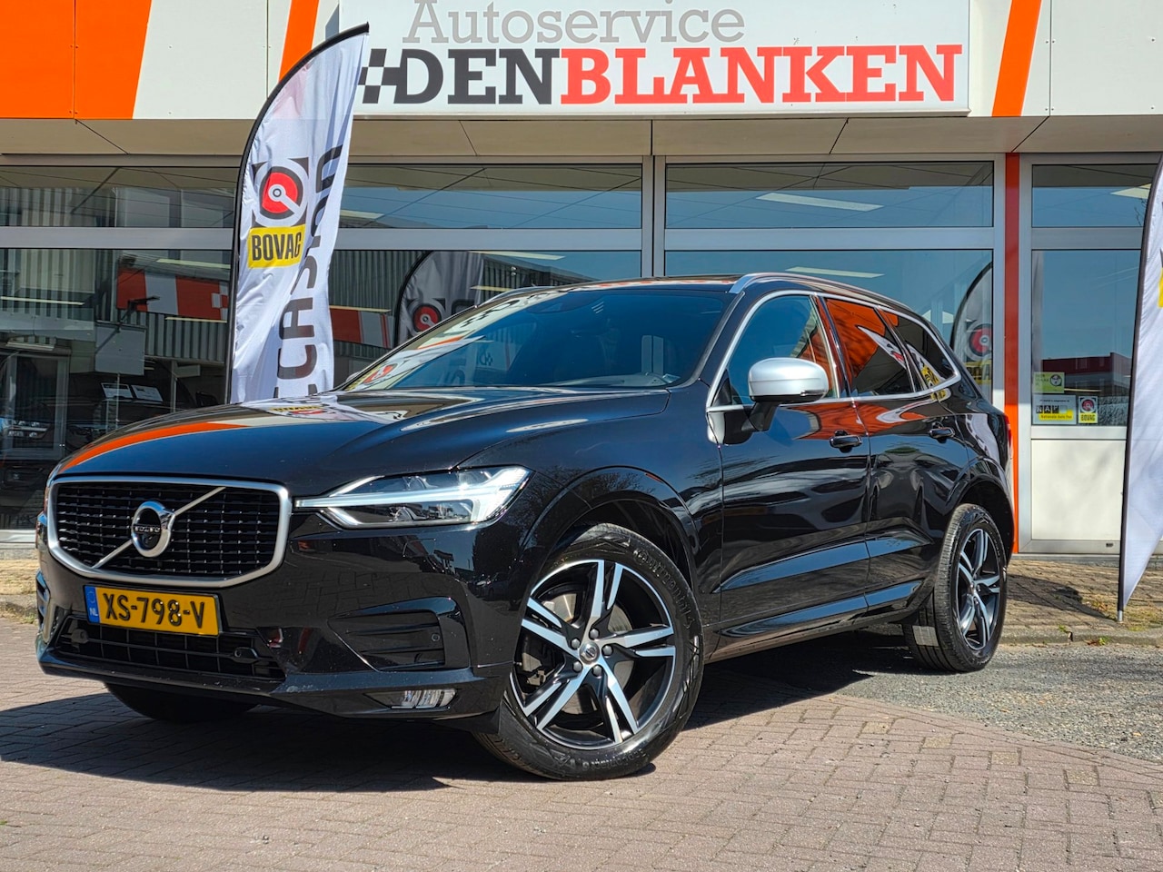 Volvo XC60 - 2.0 T5 Inscription BJ.2018 / Panodak / Half Leer / Head-Up / Harman-Kardon / Led / Trekhaa - AutoWereld.nl