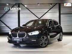 BMW 1-serie - 118i Introduction Edition |Automaat|LED|Navi|Camera|Donkere hemel|Parkeersensoren|17 inch
