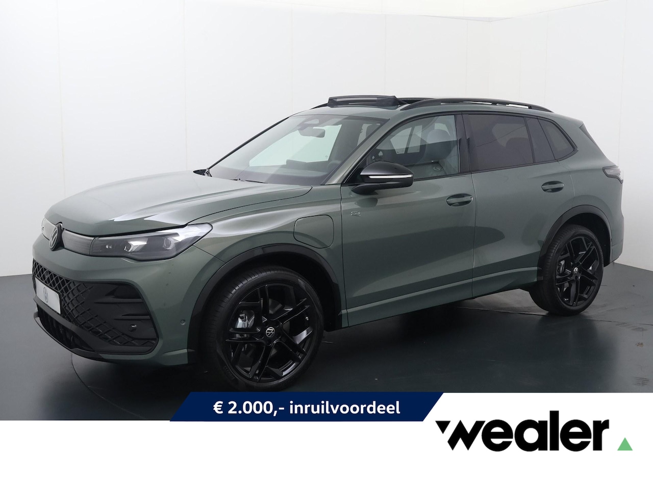 Volkswagen Tiguan - R-Line Edition 1.5 eHybrid 150 kW / 204 PK DSG | Black Style | Panoramadak | Trekhaak wegk - AutoWereld.nl