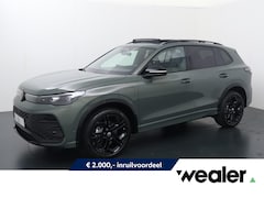 Volkswagen Tiguan - R-Line Edition 1.5 eHybrid 150 kW / 204 PK DSG | Black Style | Panoramadak | Trekhaak wegk