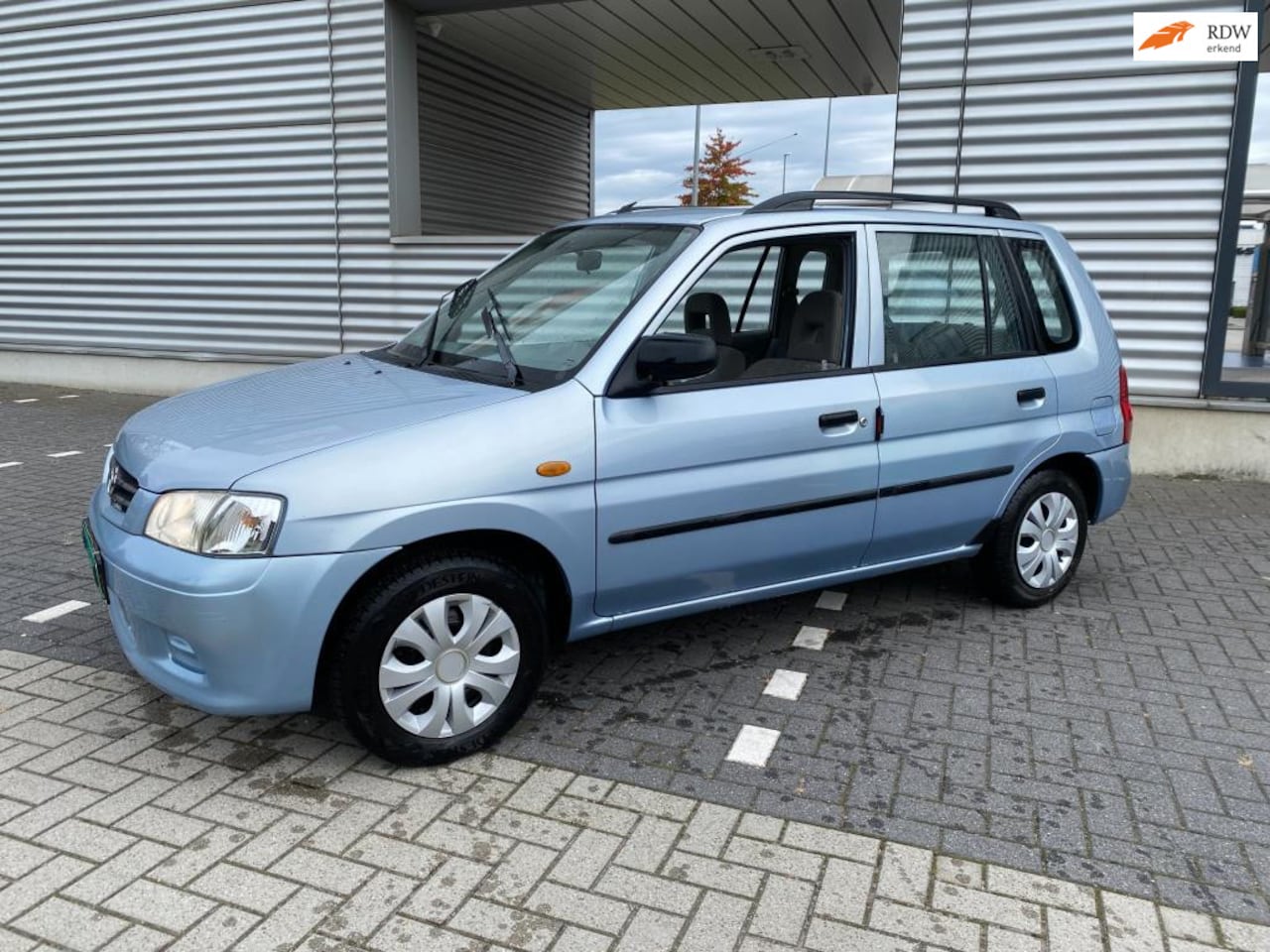 Mazda Demio - 1.5 Exclusive 5 deurs airco nwe apk 2027, roestvrij ! elektrische ramen , stuurbekrachtigi - AutoWereld.nl