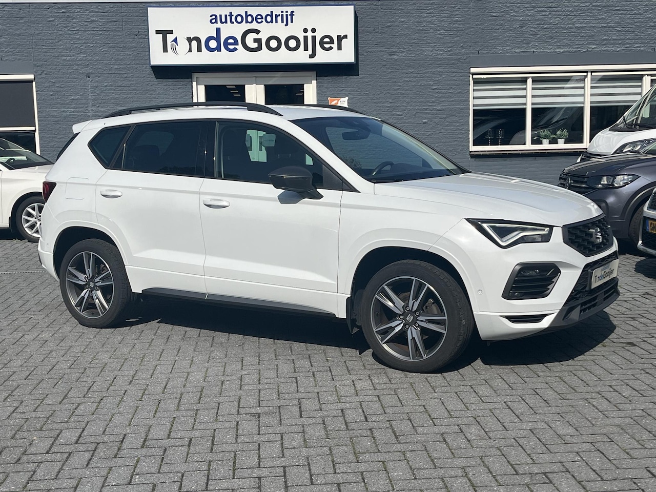 SEAT Ateca - 1.5 TSi DSG FR Business Intense | NAV. | EL. TREKHAAK | STANDKACHEL | CAMERA | - AutoWereld.nl
