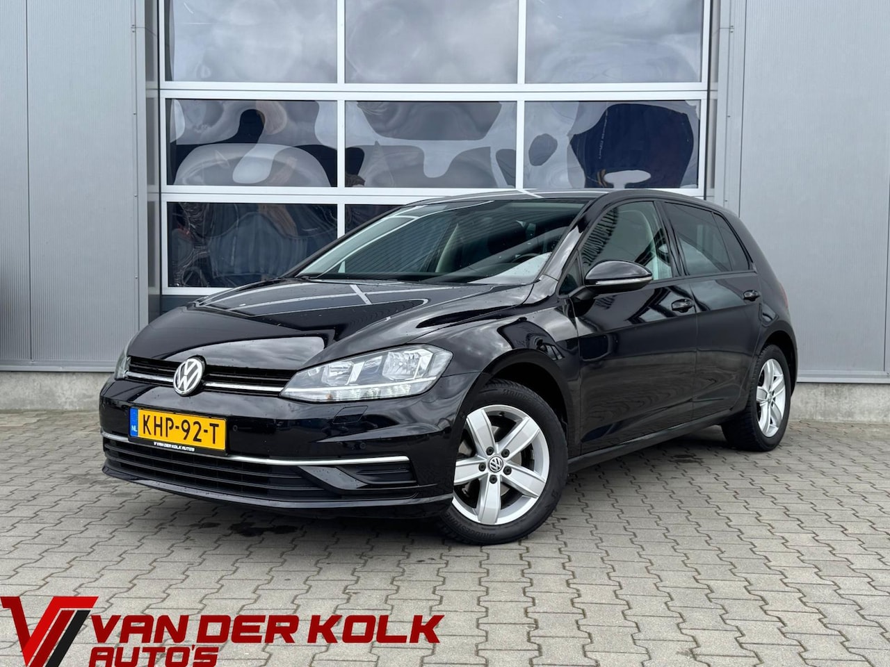 Volkswagen Golf - 1.0 TSI Comfortline Business | LED | Climate | Stoelverwarming | Lichtmetaal | Sensoren - AutoWereld.nl