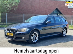 BMW 3-serie Touring - 318i Business Line Leder*Navigatie*Cruise*Clima*Parkeersensoren*NAP*2e eigenaar