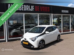 Toyota Aygo - 1.0 VVT-i X-play Airco/Carplay/Camera/Led/NAP
