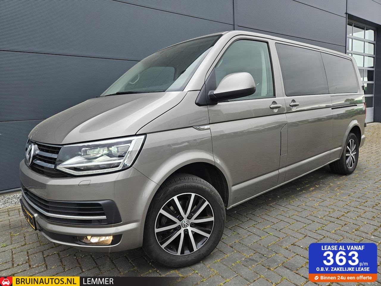 Volkswagen Transporter - 2.0 TDI L2H1 DC Highline navi 2 x sch - AutoWereld.nl