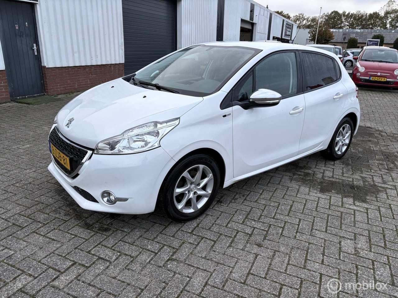 Peugeot 208 - 1.2 PureTech Style 1.2 PureTech Style - AutoWereld.nl