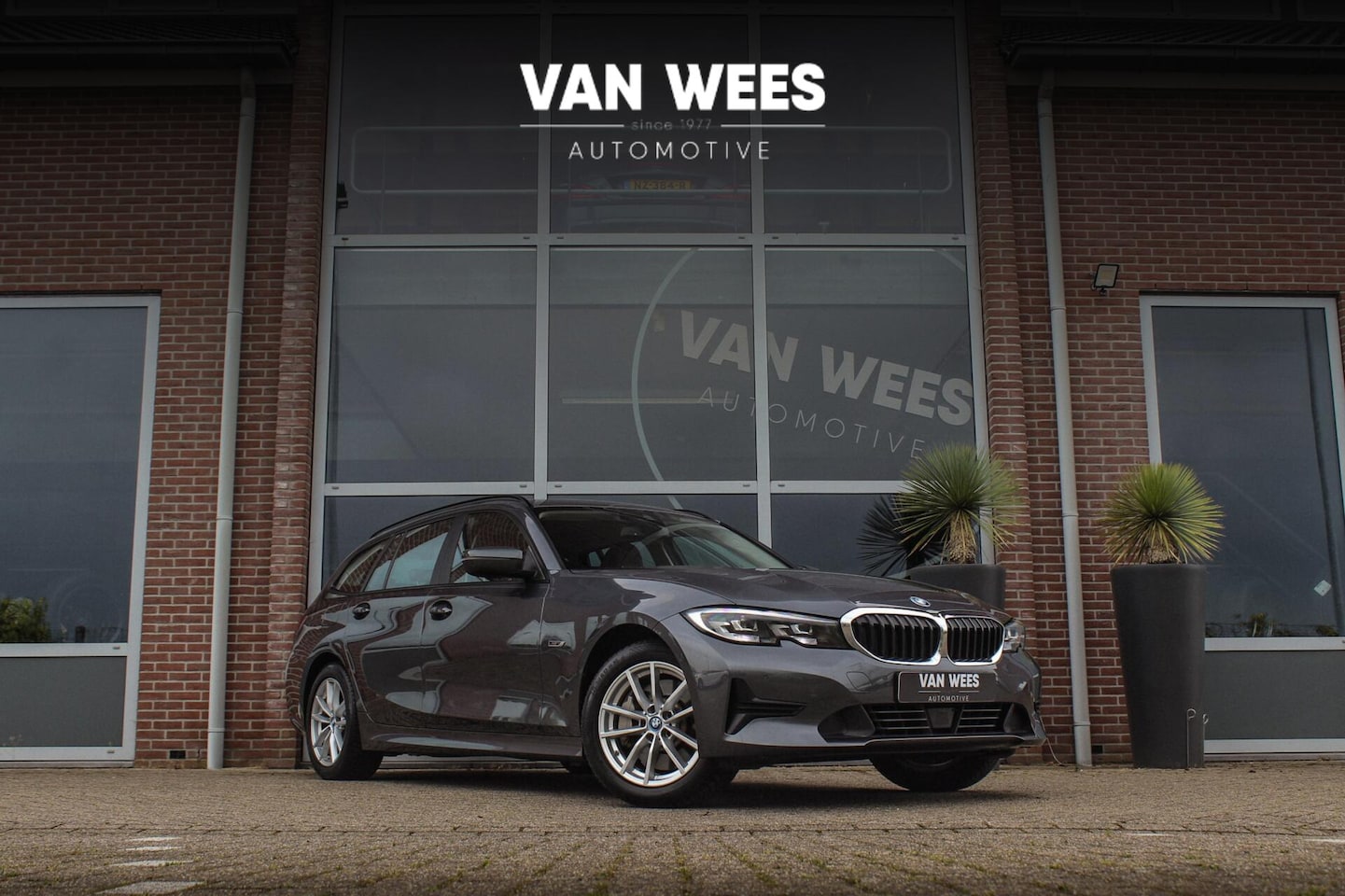 BMW 3-serie Touring - 330e High Executive | 1e eigenaar | BTW auto | M-sport stuur | HiFi audio | Sportstoelen | - AutoWereld.nl