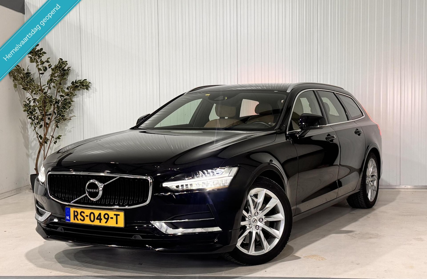 Volvo V90 - 2.0 T5 90th Anniversary Edition|KEYLESS|CAMERA - AutoWereld.nl